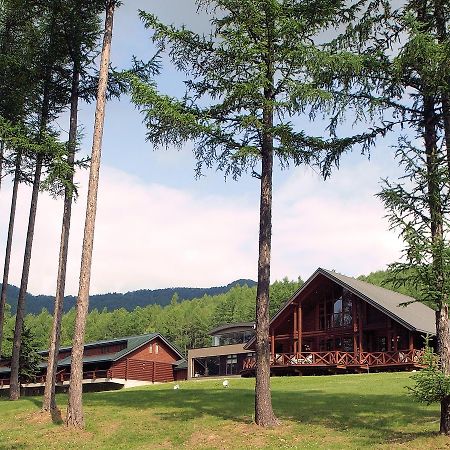 Log Hotel Larch Lake Kanayama Minamifurano Bagian luar foto