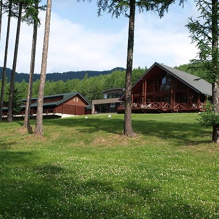 Log Hotel Larch Lake Kanayama Minamifurano Bagian luar foto