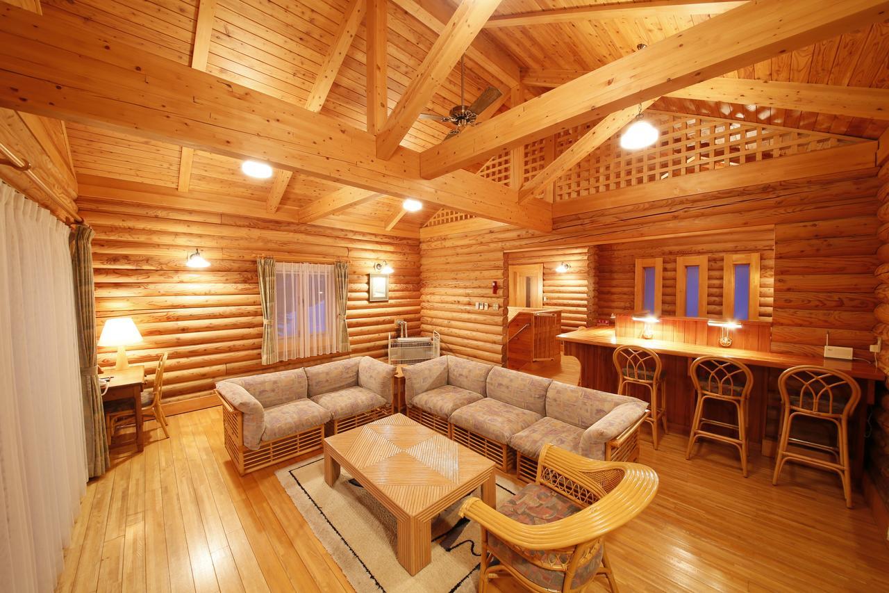 Log Hotel Larch Lake Kanayama Minamifurano Ruang foto