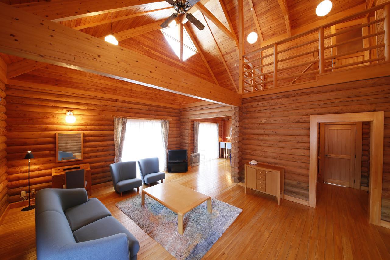 Log Hotel Larch Lake Kanayama Minamifurano Bagian luar foto