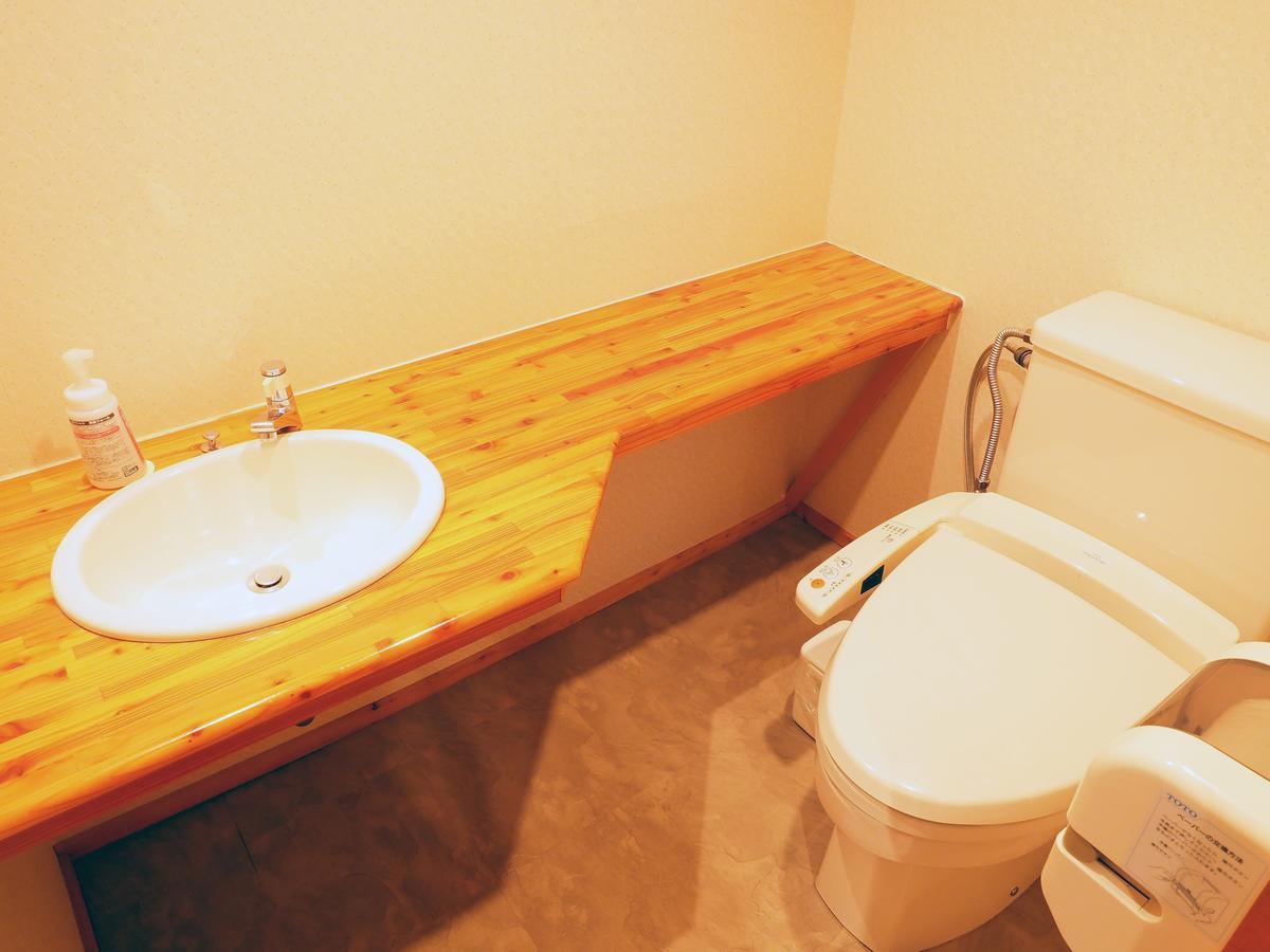 Log Hotel Larch Lake Kanayama Minamifurano Ruang foto