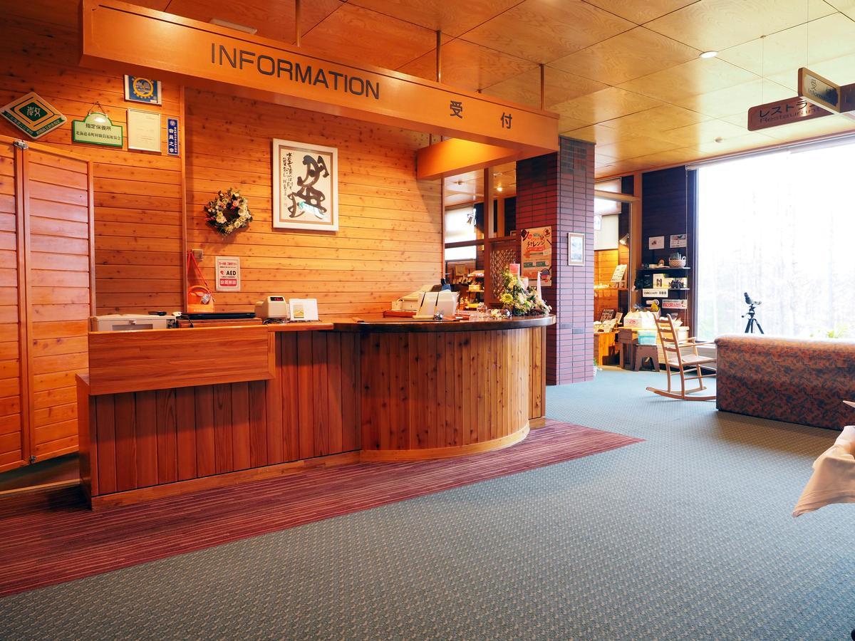 Log Hotel Larch Lake Kanayama Minamifurano Bagian luar foto